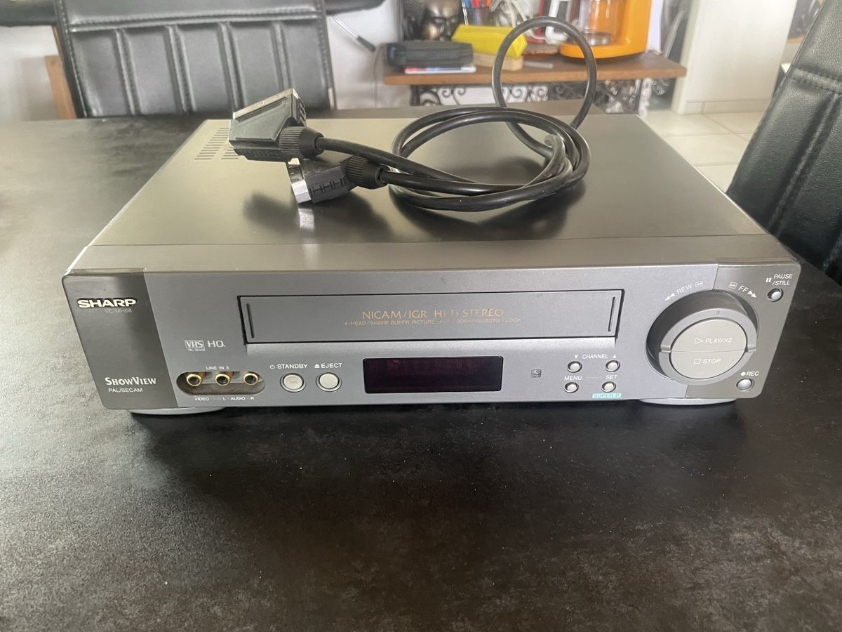 Sharp Registratori: Magnétoscope Videorecorder Sharp VC-MH68SVM – Usato da Vallamand venduto da Bricbracbroc82