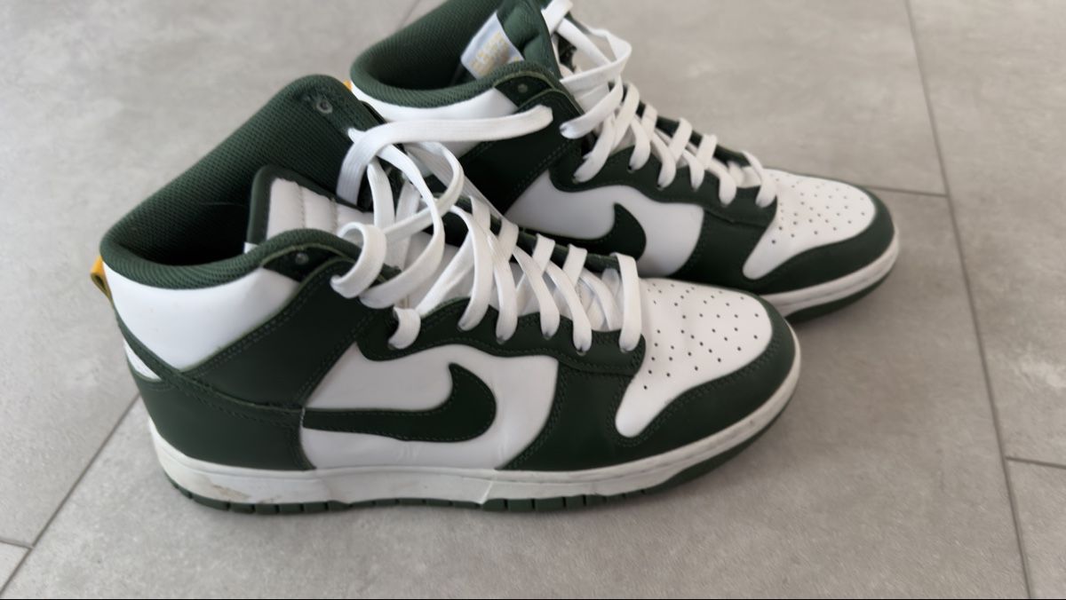 Nike Herrenschuhe: Baskets Nike Dunk High vertes blanches – Gebraucht aus La Chaux-de-Fonds von Tomas1019