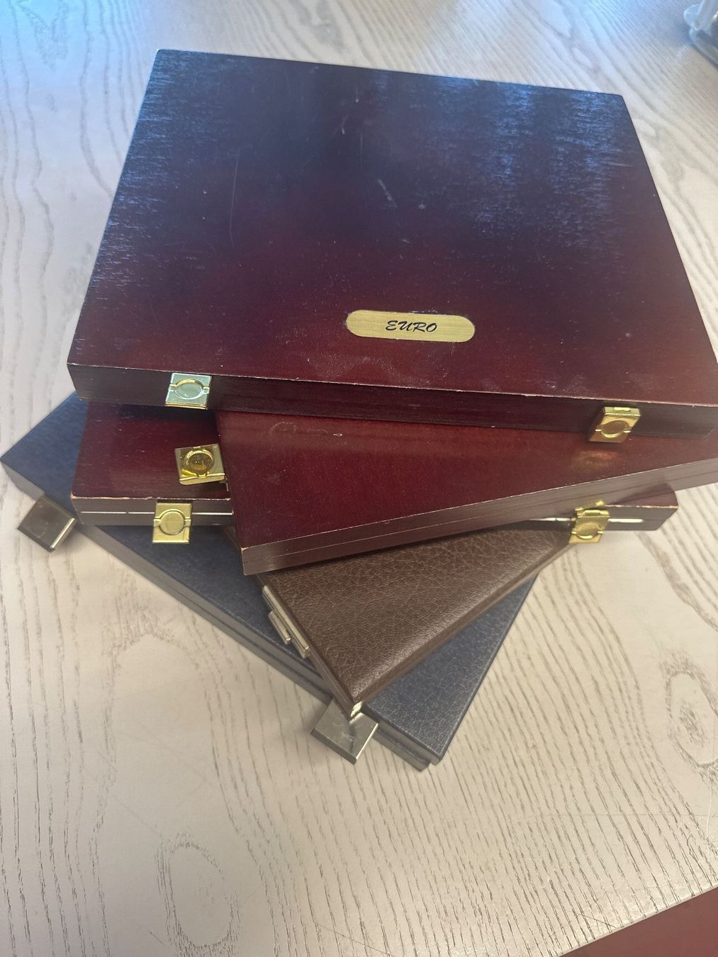 Albums: 5 versch. Münzboxen – D'occasion à Herisau par herau