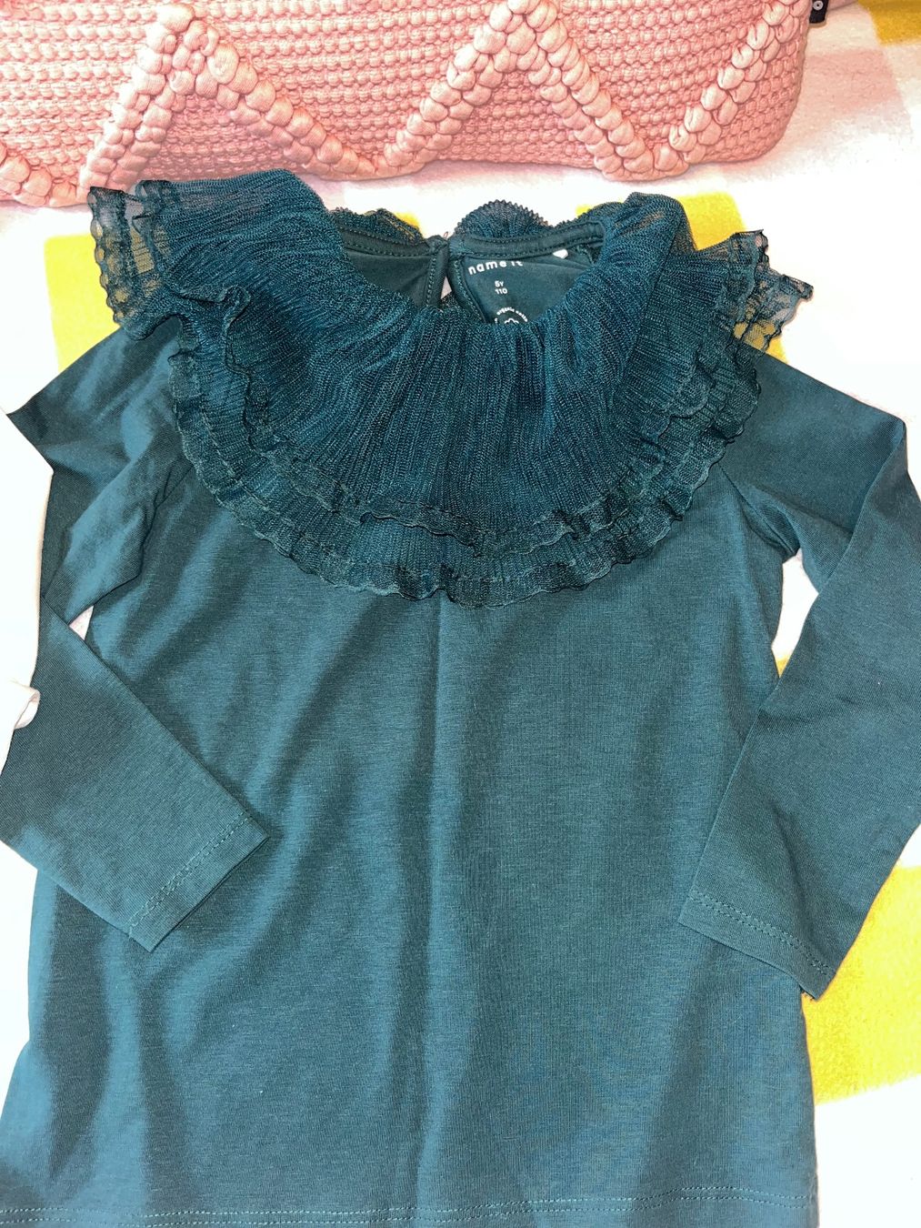 Lotti & Set di vestiti: Set of three tops age 4-5 – Nuovo (secondo la descrizione) da Genève venduto da dmt_y25y 1