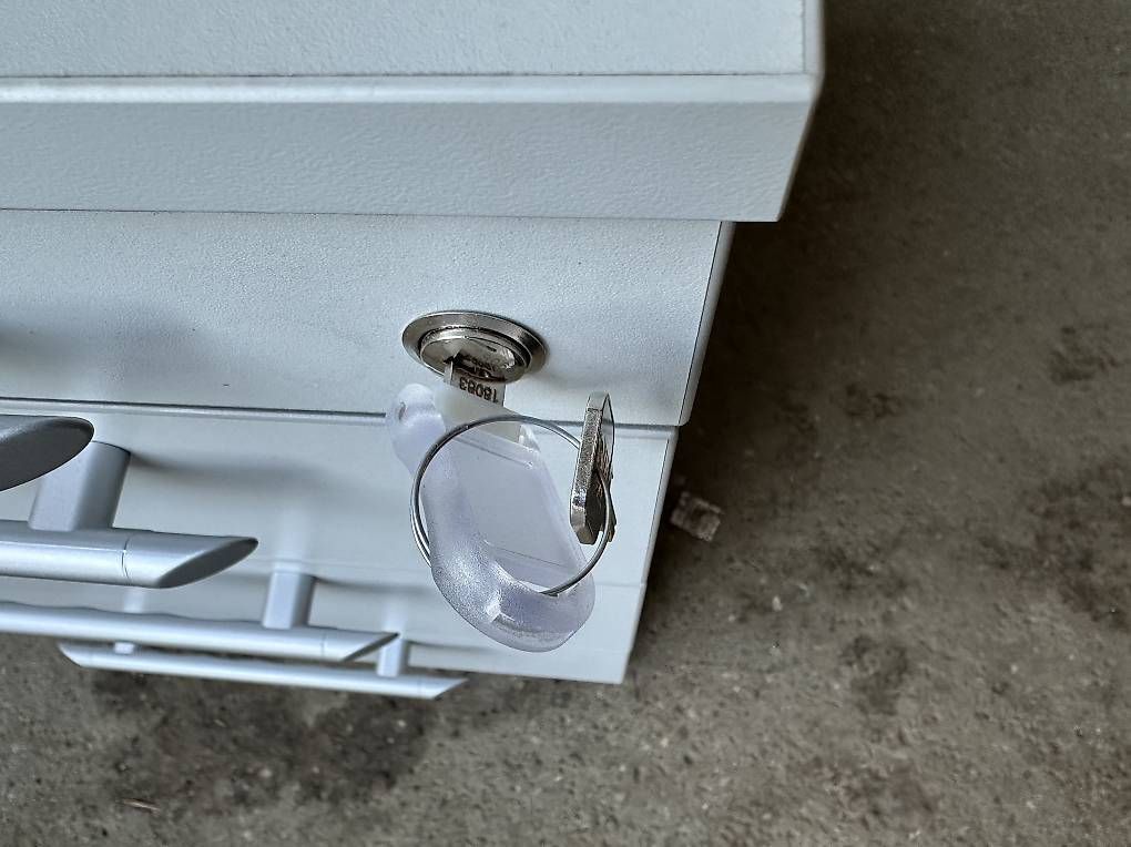Banconi: neuer Rollcontainer B432xT580xH595 mm, abschliessbar – Nuovo (secondo la descrizione) da Necker venduto da liq24 5