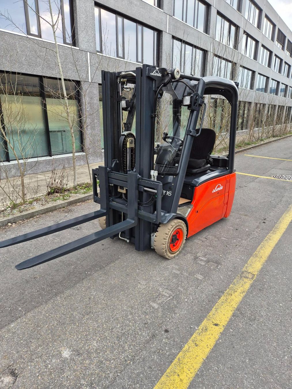 Linde Carrelli elevatori e a forche: Stapler Linde E16L-01 – Usato da Aarau venduto da LM-Handel