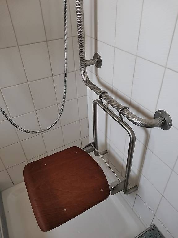 Supporti a parete: Div.Duschstangen massiv Chromstahl – Usato da Schötz venduto da Willys5401 4