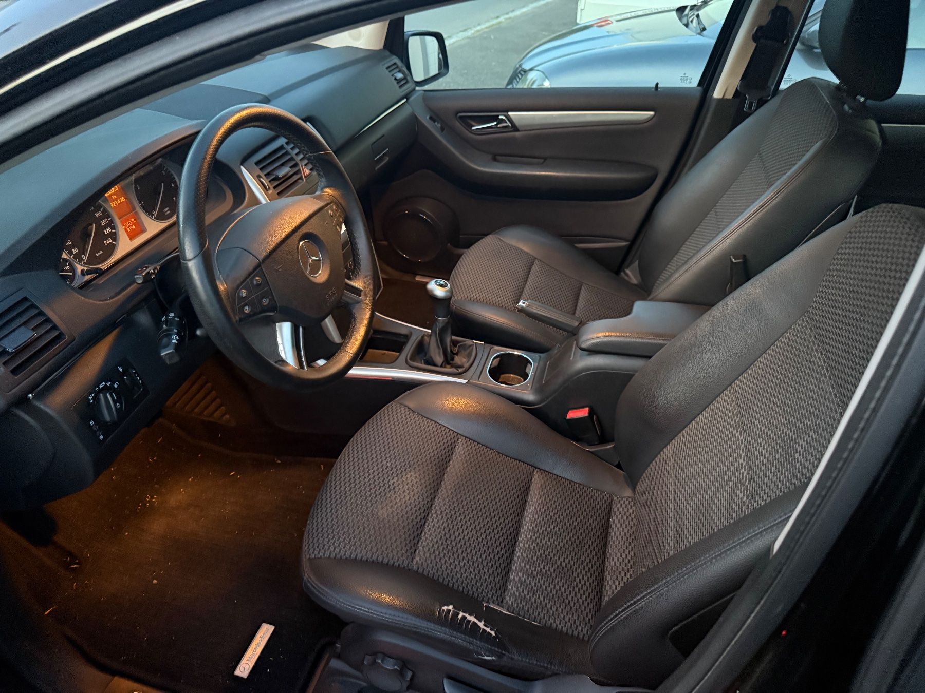 Mercedes-Benz Automobili: Mercedes B180 Blue – Usato da Egnach venduto da Nati97 4