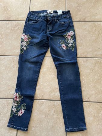 Damen Jeans blau mit Blumenstickerei sehr guter Zustand