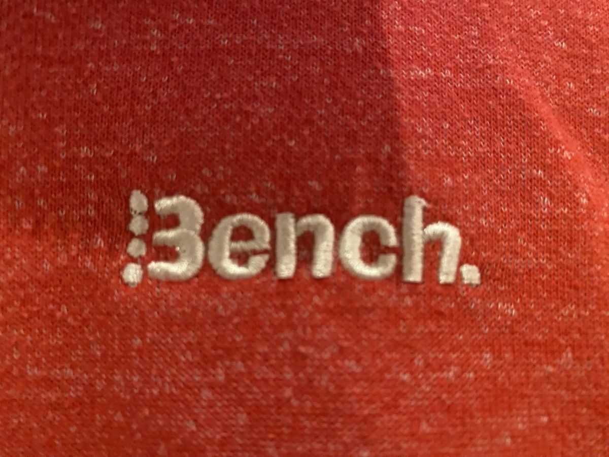 Bench Pulls & Sweat-shirts: leichtes Bench Jäckchen Grösse L *** – D'occasion à Gebenstorf par Moene78 1