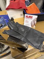 Kubi Latex Gloves