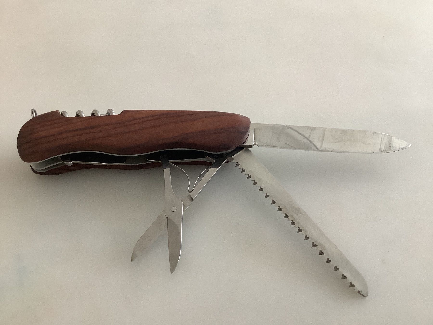 Victorinox Coltelli tascabile: Spezielles Messer/Holzschale – Usato da Holzhäusern ZG venduto da tho_8my6 1