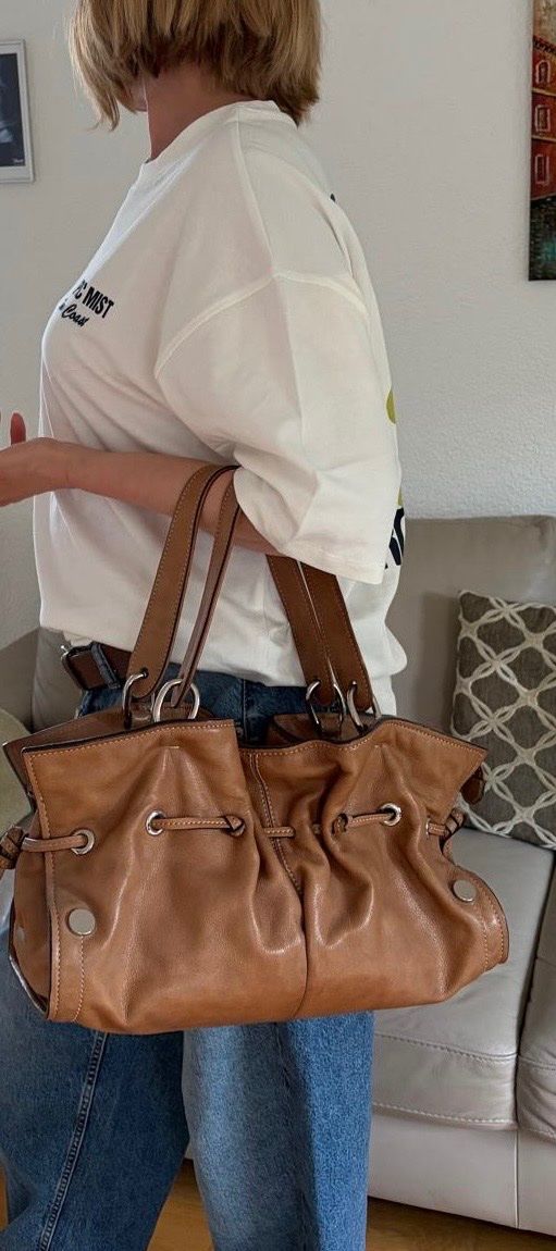 Coccinelle Borse da donna: Coccinelle Ledertasche Top Zustand – Usato da Zürich venduto da ana_7wny 4