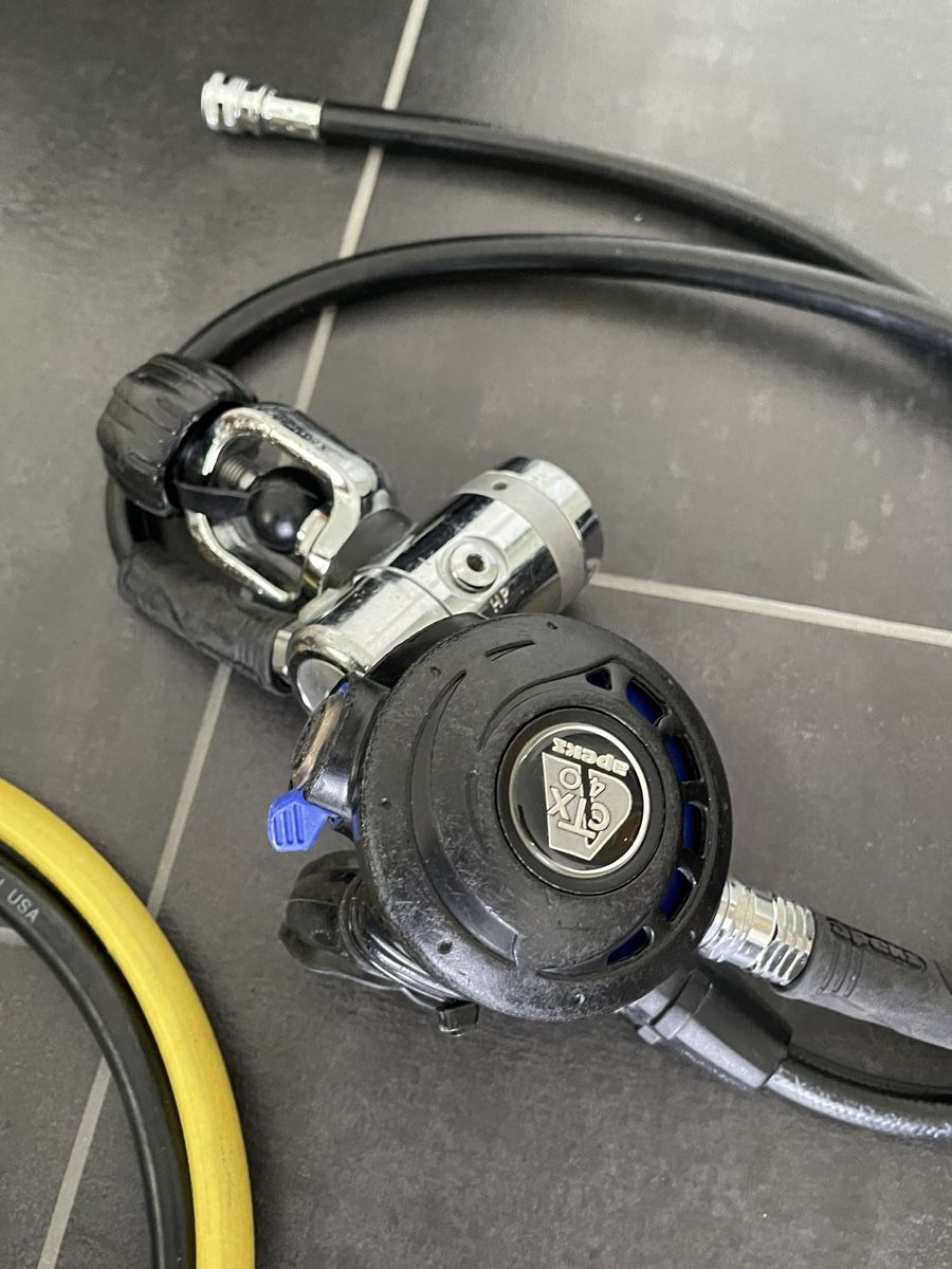 Apeks Respiratori & Giubbotti: Apeks Atemregler Set - CT20 und CTX40 – Usato da Böckten venduto da Dive-green 1