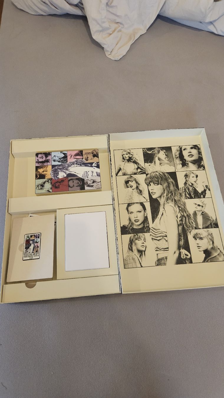 Cartes à collectionner: Taylor Swift Eras Tour Box  – Neuf (Voir description) à Zürich par mad_f9nk 1