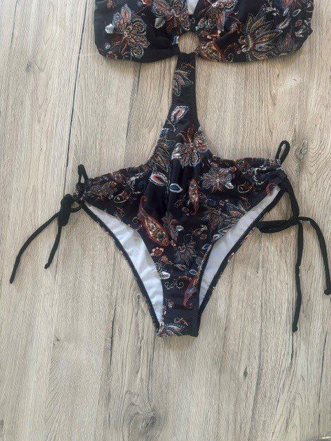 Badekleider & Bikinis: Badekleid – Gebraucht aus Wilen b. Wollerau von Andrea13 2