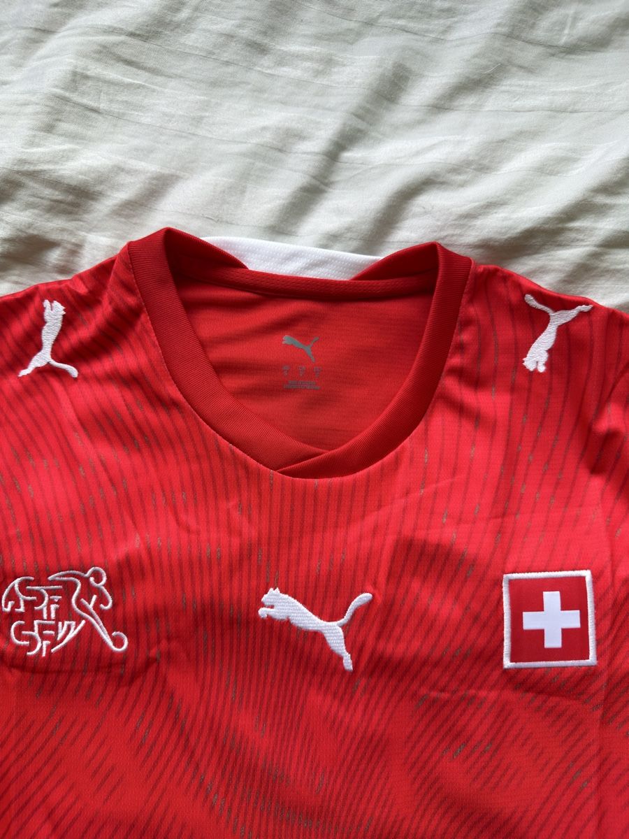 Puma Canottiere & Pantaloni: SCHWEIZ TRIKOT 25/26 – Nuovo e nell'imballaggio originale da Biberist venduto da Eliasm_18 1