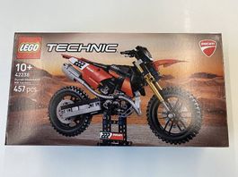 Lego Technic Ducati Desmo450 MX Factory Motorrad