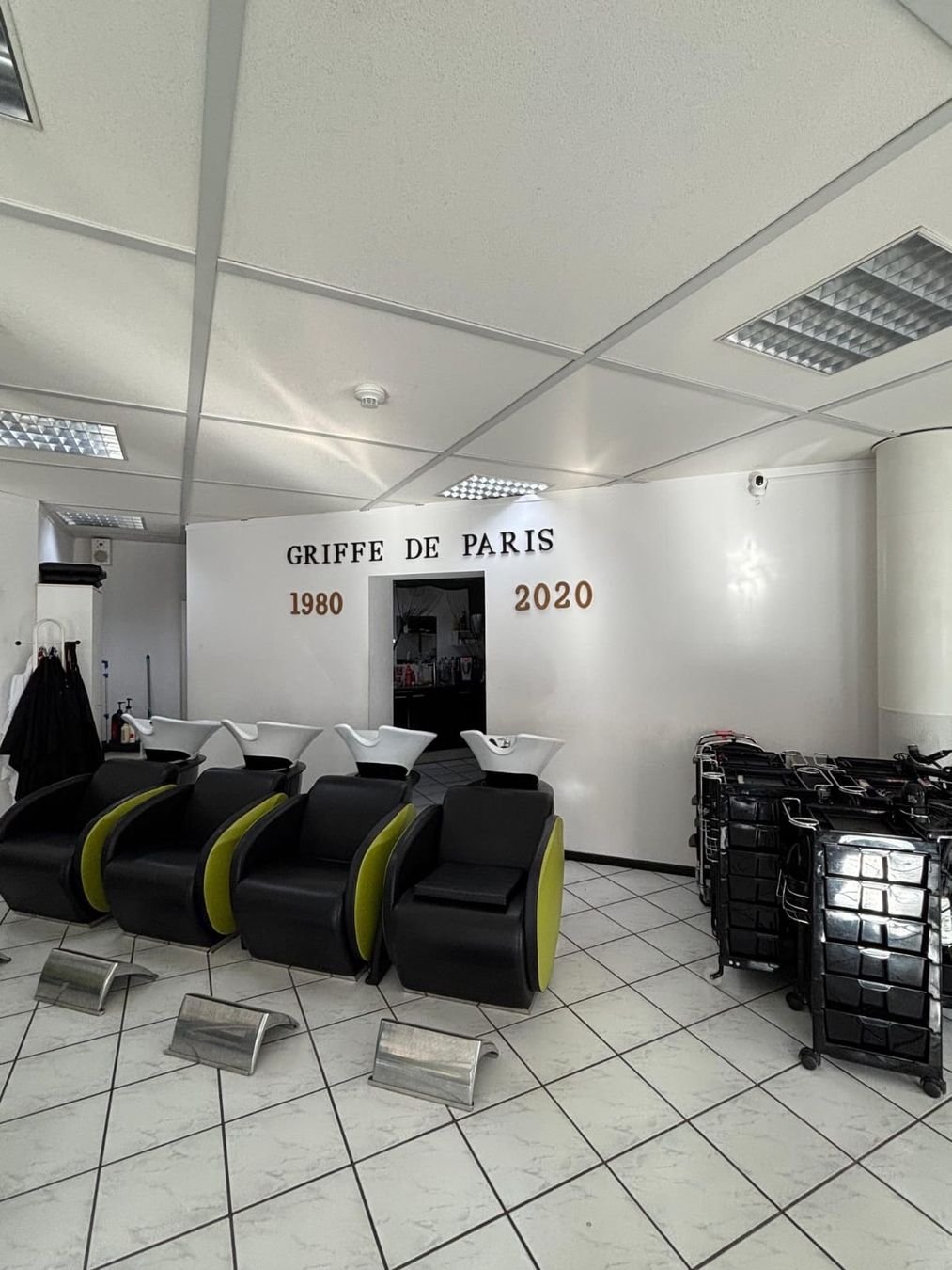 Altro per Ufficio & Commercio: 2 Bacs de lavage Ceramic – Usato da La Neuveville venduto da austinpowers70 1