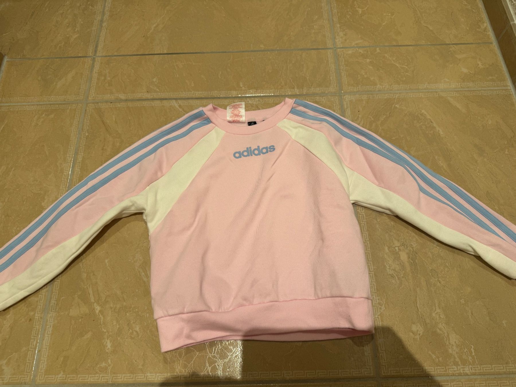 Adidas Pullover & Sweatshirts: Adidas neuer Pulli, 6-7J 116-122 – Neu (gemäss Beschreibung) aus Klingnau von Markus14