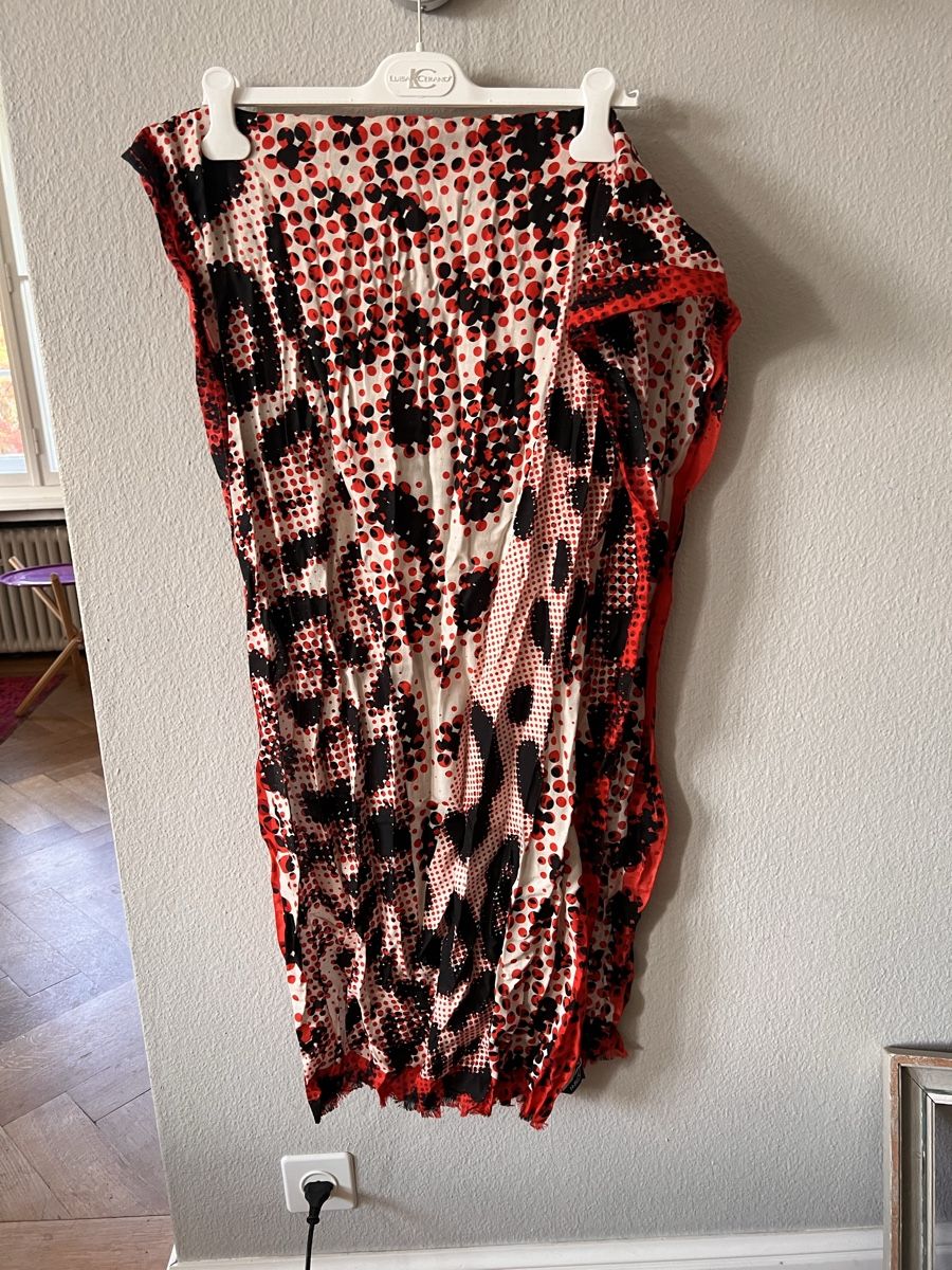 Marc Cain Foulard & Sciarpe: Schal Marc Cain, schwarz rot weiss – Usato da Solothurn venduto da Brini06