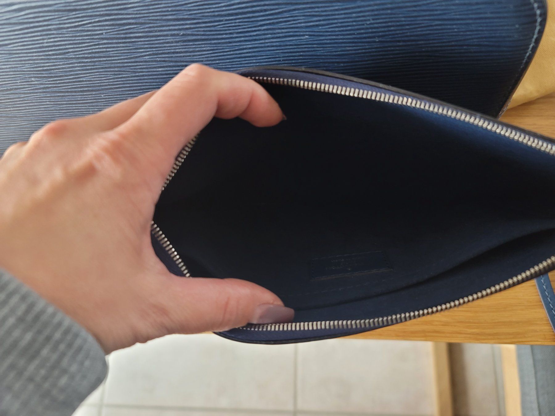 Louis Vuitton Borse da donna: Louis Vuitton Neverfull Epi Indigo – Usato da Neuendorf venduto da fiestashorty84 5