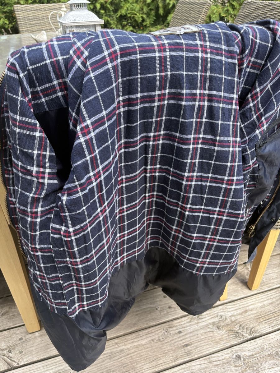 Hunter Jacken: Hunter Jacke dunkelblau Grösse S – Gebraucht aus Zürich von Orionos 1