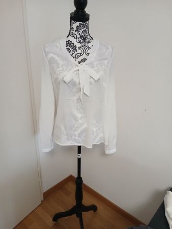 Elegante Damenbluse von nife, weiss, Grösse M, mit Schleife