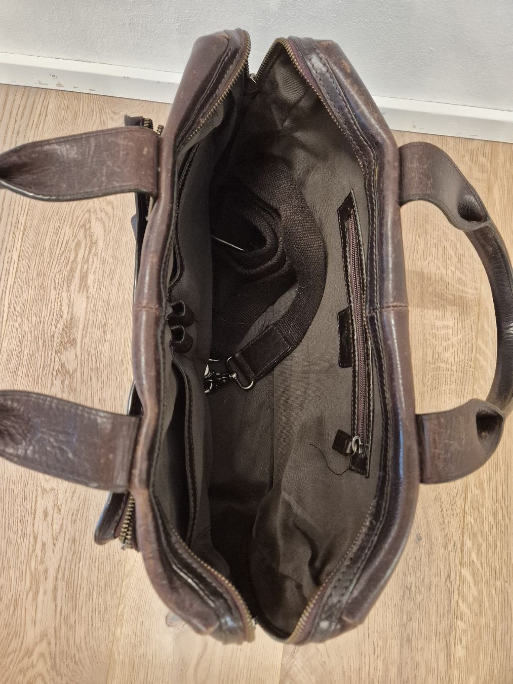 Taschen: Qualitativ hochwertige Notebook-Ledertasche von Offermann – Gebraucht aus Engelburg von Styger13 2