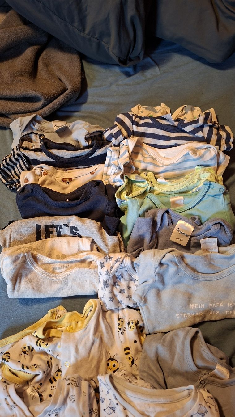 Lotti & Set di vestiti: Grosses Kleiderpaket Grösse 74 – Usato da Berlingen venduto da mic_qg5h 2