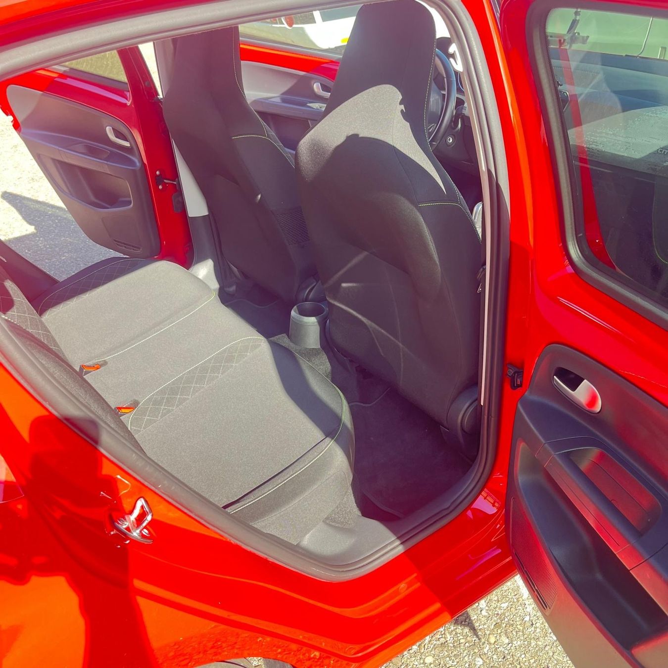 Skoda Automobili: Top Elektro-SKODA Citigo e - Service-MFK-04.26-8xPneu – Usato da Zürich venduto da olioli4 7