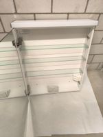 Schneider Badezimmer Spiegelschrank mit LED  /  60cm x 74cm