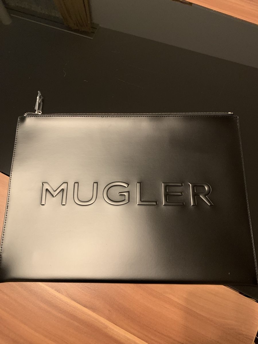 Mugler Parfum & Eau de Toilette: Housse ordinateur Mugler noire – Neu und originalverpackt aus Biel/Bienne von maimun2 1