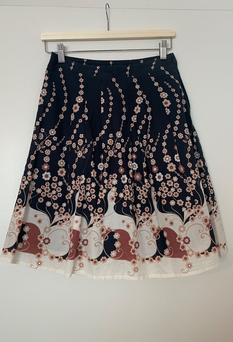 H&M Röcke: Jupe/Rock mit Blumenmuster – Gebraucht aus Bern von sch.na