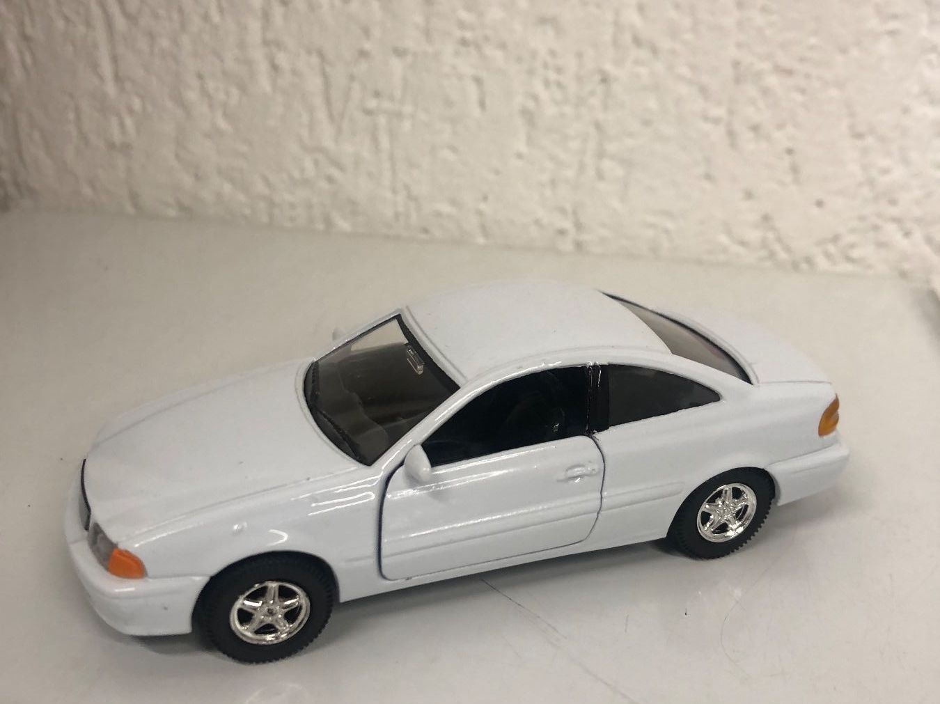 Volvo Modellini d'auto: Volvo C70 - weiss, DieCast metall – Nuovo (secondo la descrizione) da Lausen venduto da hot-preis