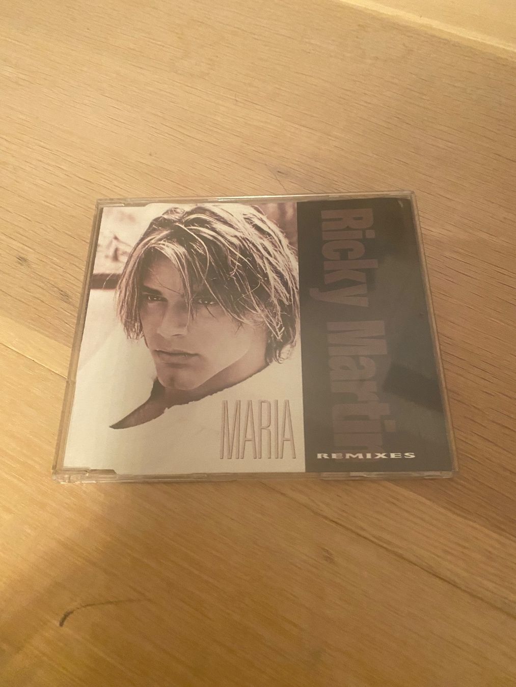 CD: CD Ricky Martin; Maria Remixes – Usato da Winkel venduto da Schorley