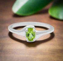 Peridot Ring in Silber inklusive Ringgrösse anpassung