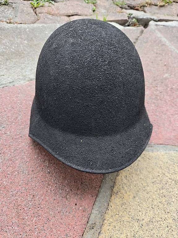 Uniformi & Effetti personali: Schweizer Stahlhelm Modell 1918 – Usato da Chur venduto da mchermann