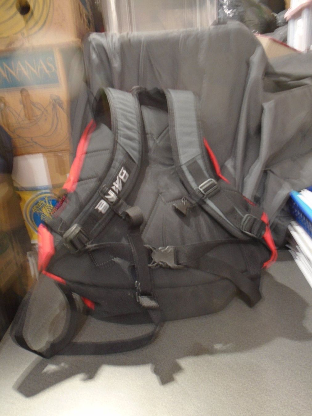 Dakine Zaini: Rucksack Dakine, rot/schwarz/grau – Usato da Zürich venduto da abraxas1291 1