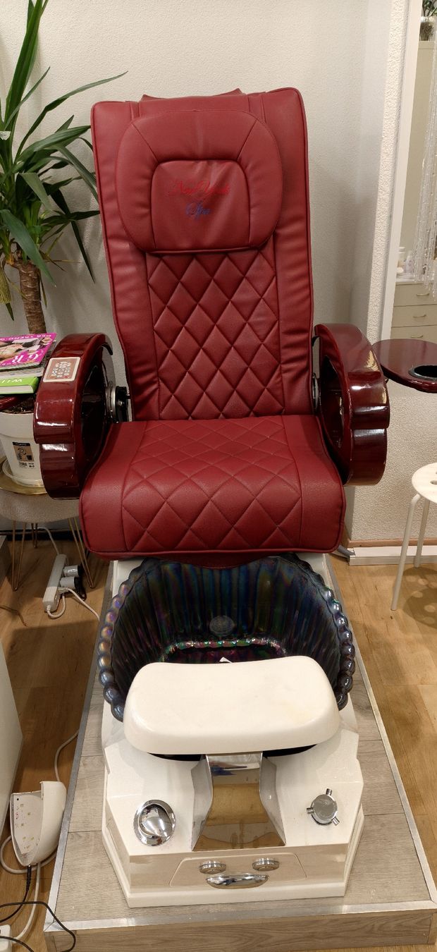 Lettini & sedie per cosmetici: Two professional Pediure Spa Chairs with massage function – Usato da Cham venduto da ros_dh5n 1