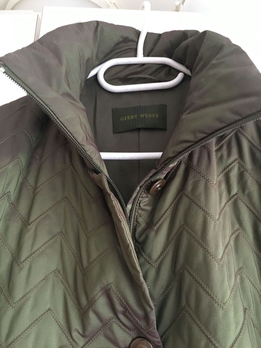 Gerry Weber Giacche: Warme grüne lange Steppjacke – Usato da Bern venduto da Smile-2707