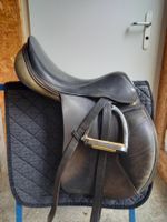 Dressursattel mit diversem Zubehör