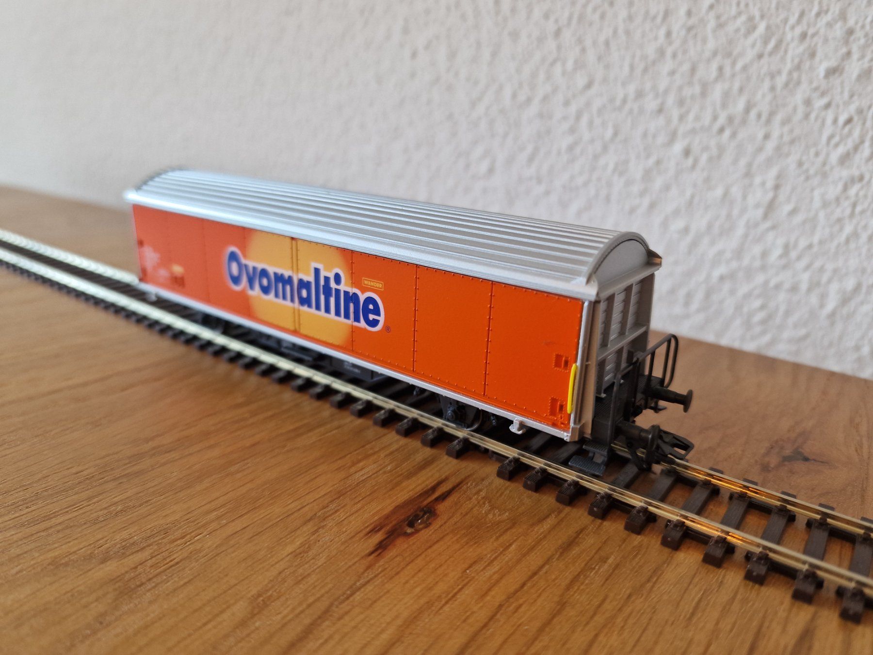 Märklin Modellini di ferrovie: SBB Ovomaltine Güterwagen H0 – Usato da Matten b. Interlaken venduto da lor_hr9w 2