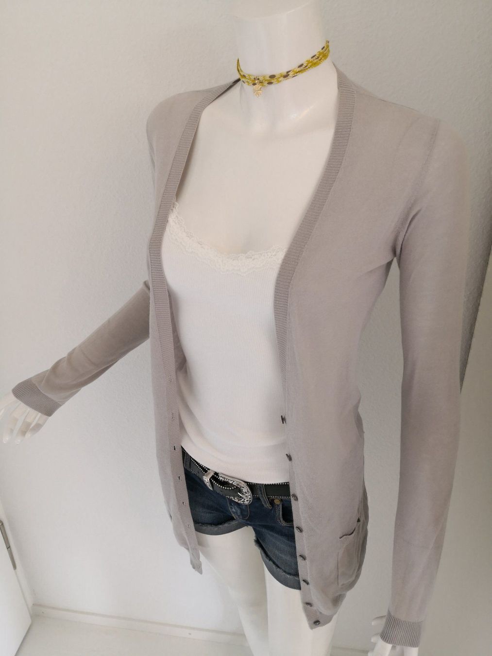 Mango Jacken: 🤩MANGO STRICK-JACKE HELLGRAU & PERLMUTT-KNÖPFE & ARMANI P. – Gebraucht aus Olten von Naja-Twins-Twins 7