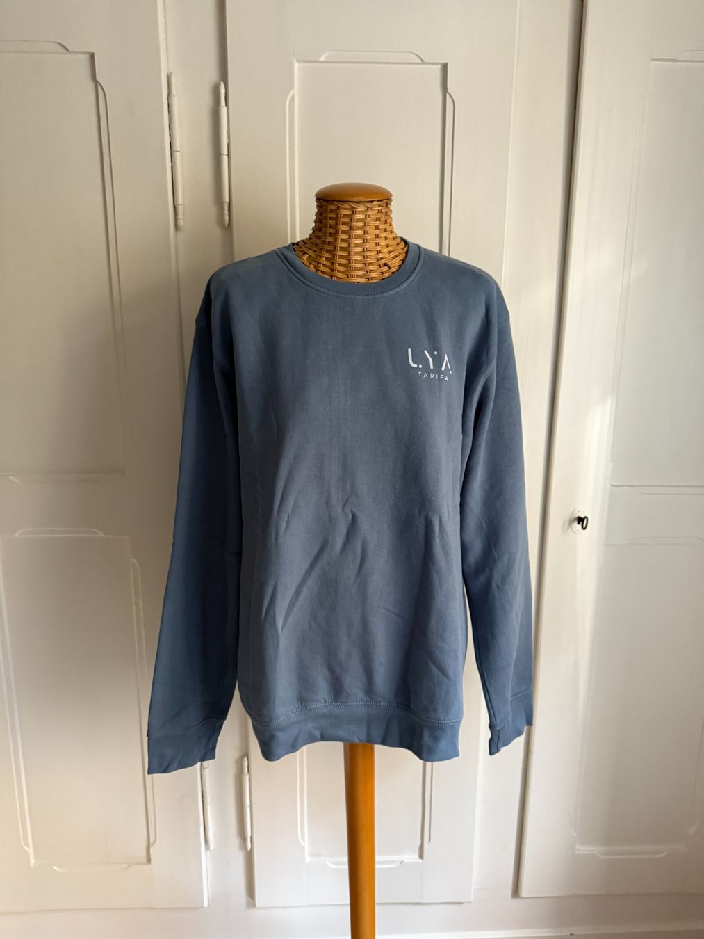 Pulls & Sweat-shirts: LYA TARIFA - Sweatshirt hellblau XL – D'occasion à Zürich par Diazaio