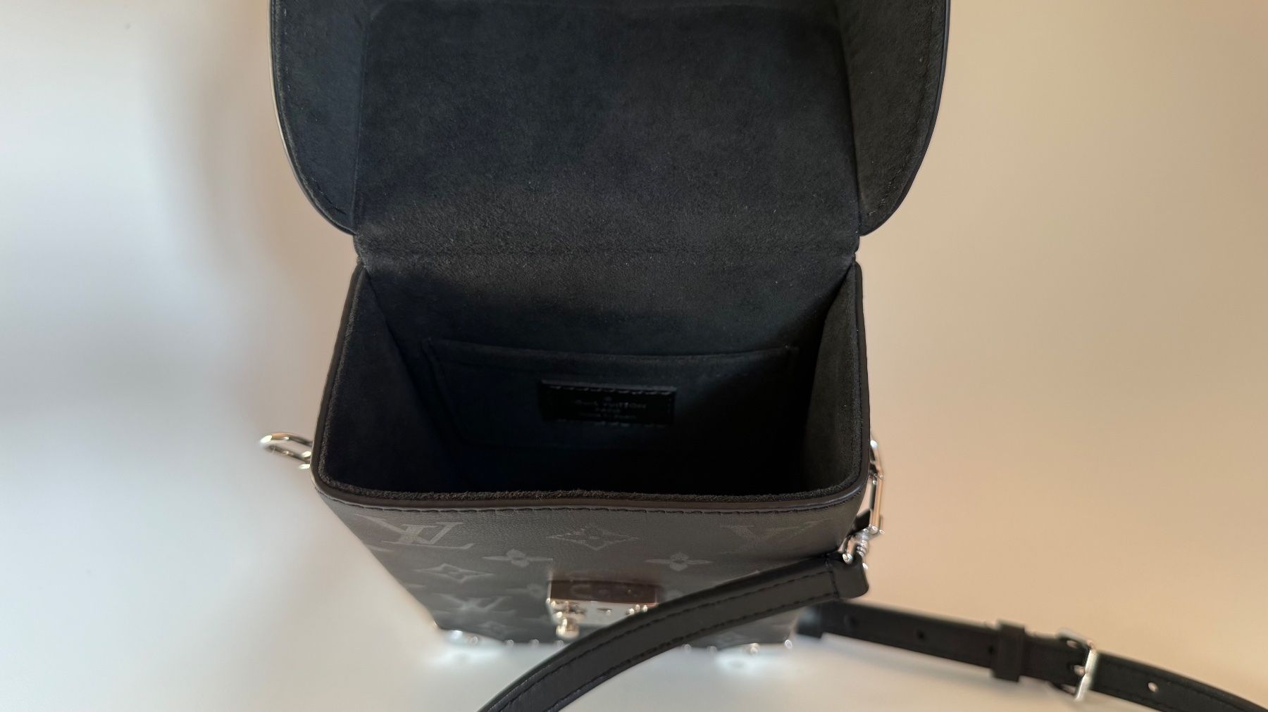 Louis Vuitton Borse: Louis Vuitton Soft Trunk "Camera Box" (schwarz, ungebraucht) – Nuovo (secondo la descrizione) da Bern venduto da lin_hf2p 3
