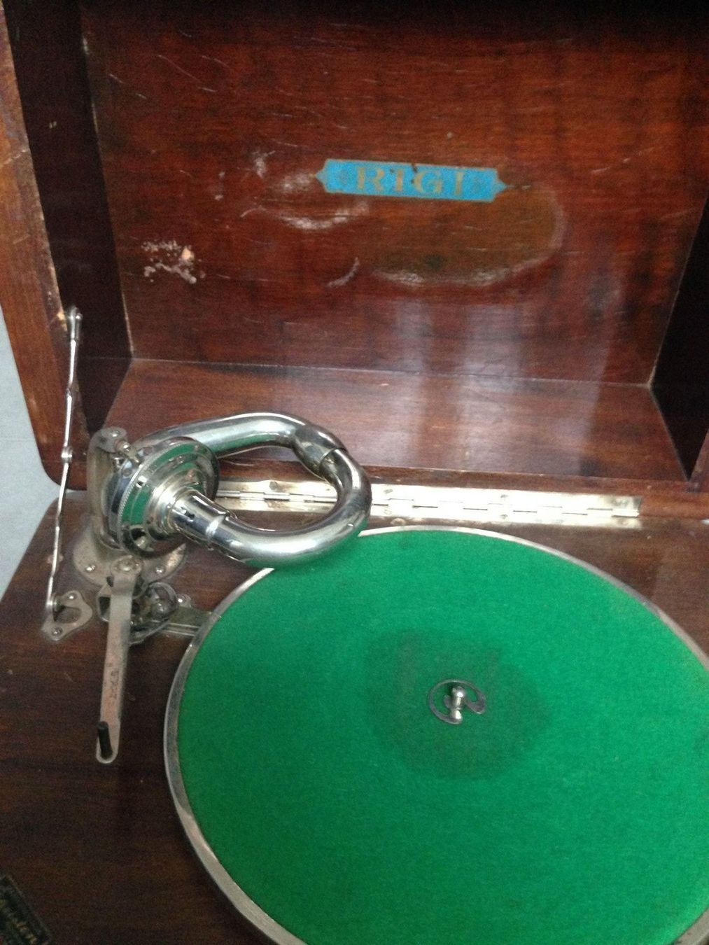 Plattenspieler: Antikes Grammophon (kein Replikat) – Gebraucht aus Zürich von Coris 2