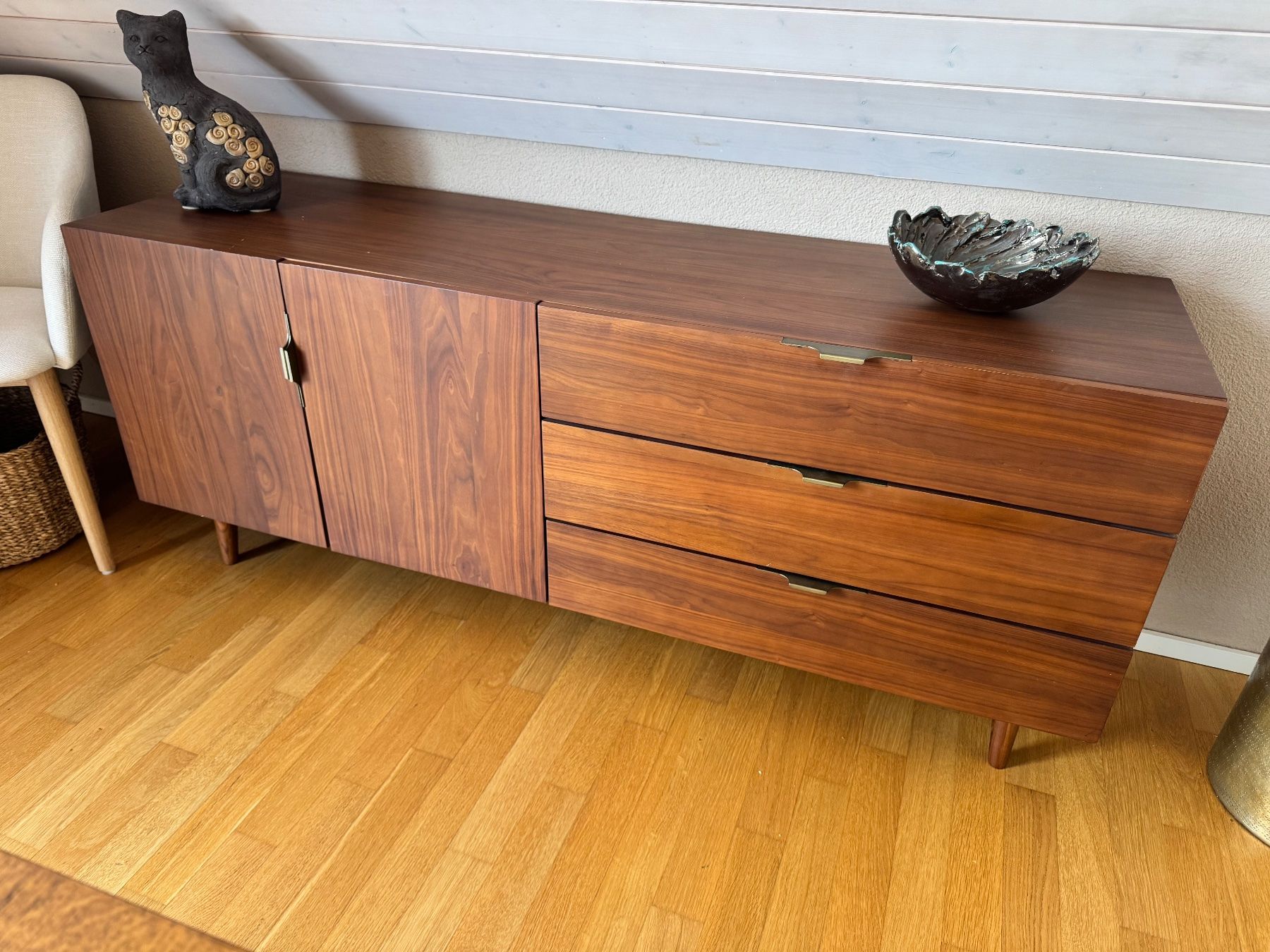 Cassettiere: Sideboard Holz dunkel mit Schubladen gebraucht – Usato da Hombrechtikon venduto da Sonne127