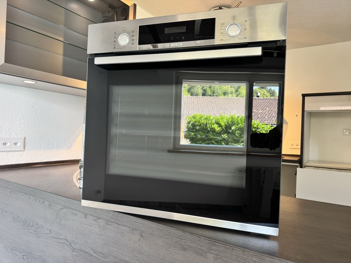 Bosch Forni: Bosch Einbaubackofen HBA573BS0 – Top Zustands  – Usato da Gersau venduto da mfk01 1