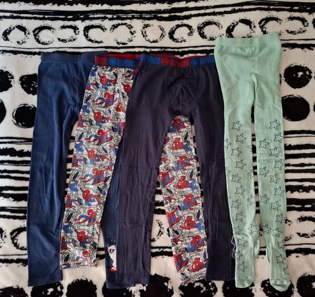 1x Kinderstrumpfhosen + 3x Langeunterhosen gr.122/128