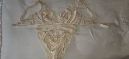 Hellgold Lingerie Set mit Spitze, Grösse 75/80-C Neuwertig!
