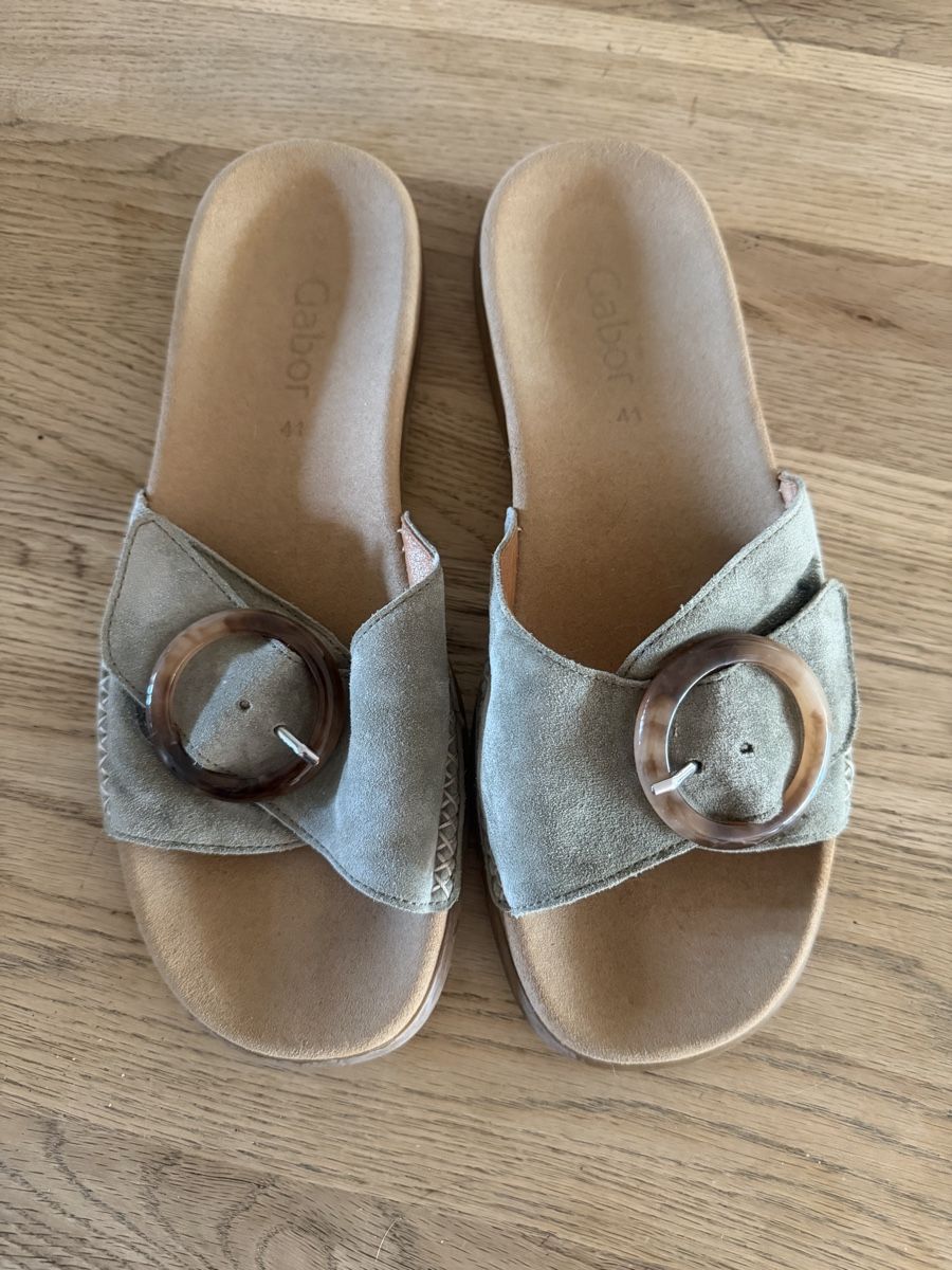 Gabor Chaussures femmes: Gabor Pantolette 41 Olivegrün  – D'occasion à Bonstetten par norisknofun123