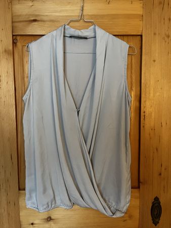 Satinbluse Gr. S in Eisblau