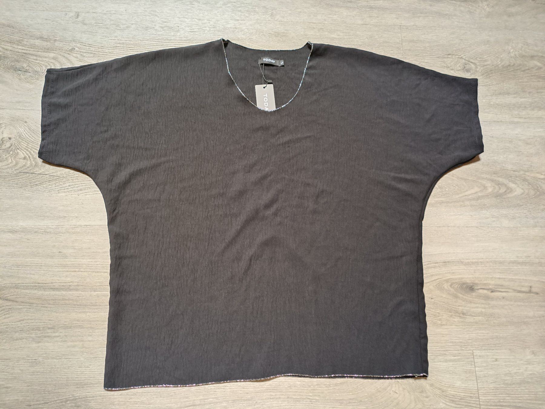 Camicette: Neues Shirt L/XL – Nuovo (secondo la descrizione) da Bätterkinden venduto da Elefantenzoo